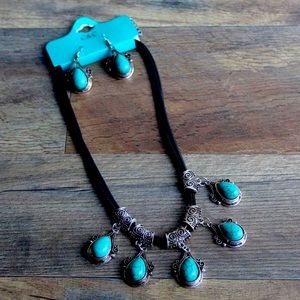 Necklace and Earring set